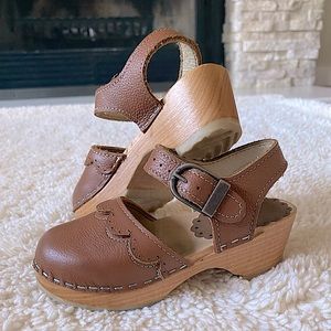 Handmade leather clogs - Toddler Size 9 - Hanna Andersson